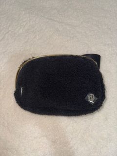 (Category: ) located in . Submitted by authentic.random.items (Listing ID 1359048523, Image 1). Description: .