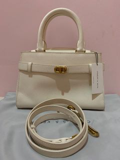 (Kategori: ) berada di . Dikirim oleh _lovedbysarah (ID iklan 1359093915, Gambar 1). Deskripsi: .