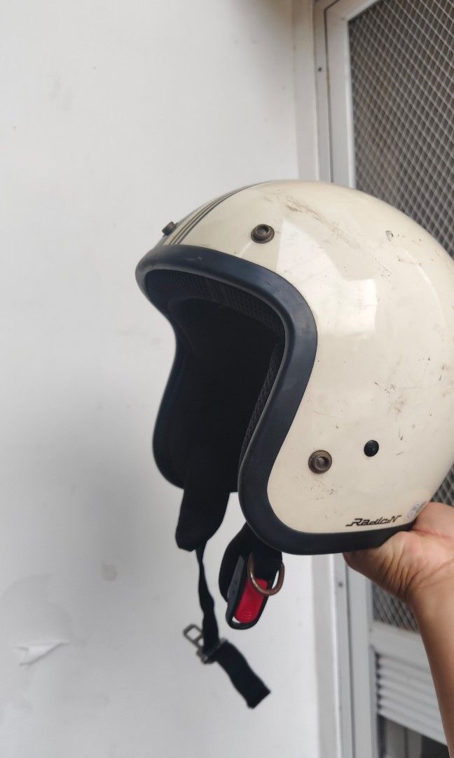 CLASSIC HELMET (Category: Other Sports Equipment and Supplies) located in Manila. Submitted by babz30261 (Listing ID 1359122175, Image 1). Description: CLASSIC HELMET LARGEE GOOD QUALITY CONDITION NO DAMAGES 700 ONLYYYY PWEDENG PWEDE GMITIN.. WE DELIVER NATIONWIDE WIDEEEEEEE ‼️ THNKYOU PO ‼️🛶.