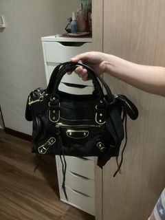 (Category: ) located in . Submitted by lynnchan88 (Listing ID 1358963594, Image 1). Description: .