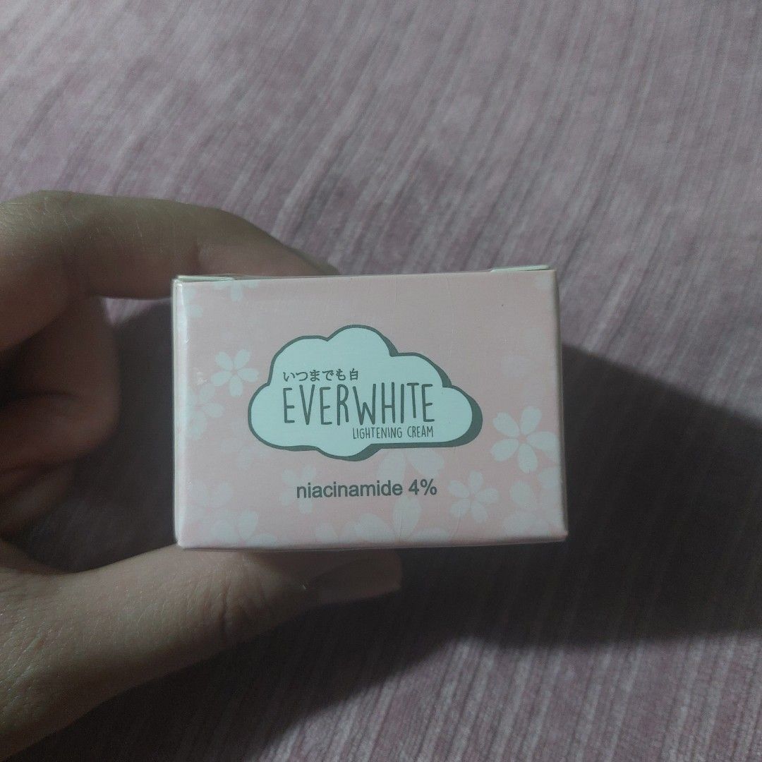 Everwhite Niacinamide (Category: Face Care) located in Manila. Submitted by fries77166 (Listing ID 1358992540, Image 2). Description: naparami nang bili.