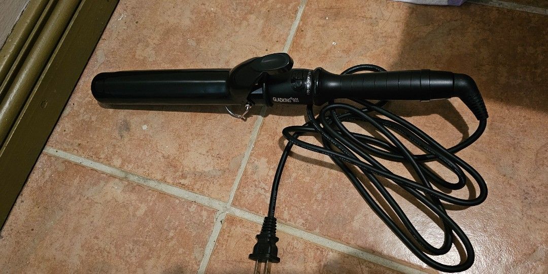 Gladking 38mm curling iron curler black (Category: Hair) located in Siniloan. Submitted by pmim_ (Listing ID 1358950549, Image 2). Description: has only been used twice to try it rfs size is too big for my shorter hair now with box buyer cover shipping costs (via j&t or lbc).
