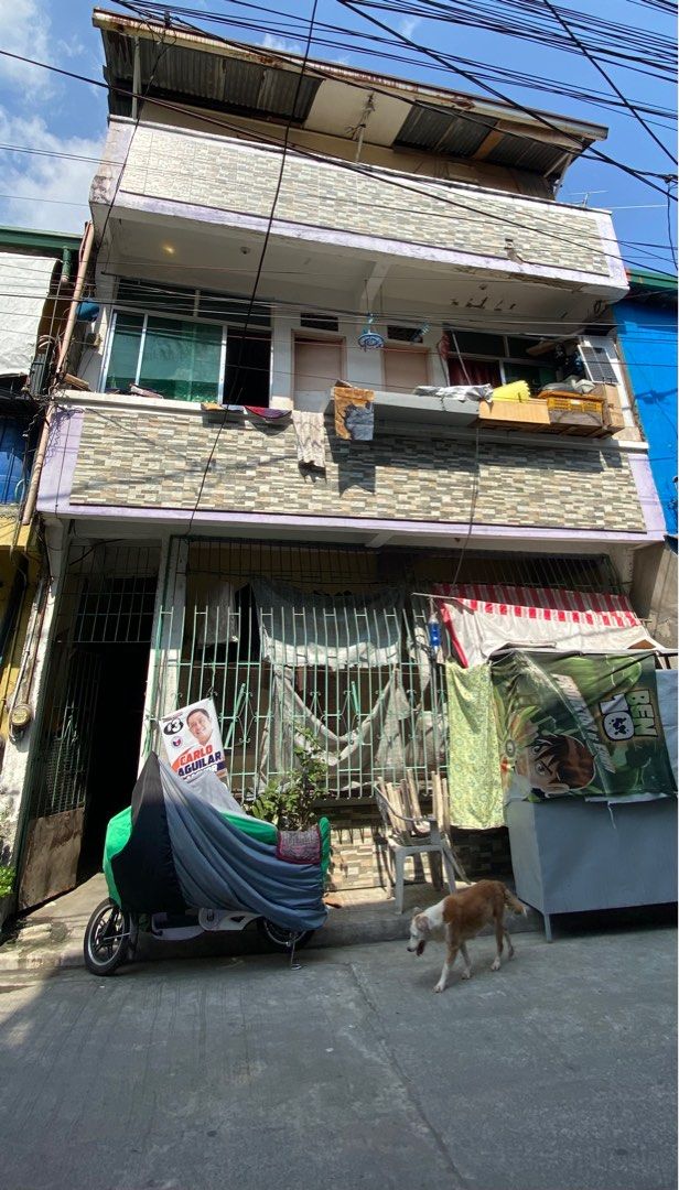 Commercial 3 Storey Apartment Building (Category: House & Lot) located in Las Pinas. Submitted by jgcollection_ (Listing ID 1358931507, Image 1). Description: SALE‼️ Commercial 3 storey apartment building..likod lng ng Sm sucat. Price: From 2.2M down to 1.9M, owner will go abroad 📌📌 No clean title, Rights Only❣️Kaya sobrang mura po ☺️ 📌Acessible sa lahat 🙂 (palengke, tindahan, talipapa) 📌Near tricycle terminal ( paglabas mo ng bahay nsa tabi