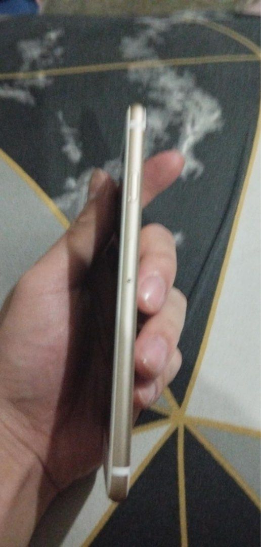 IPHONE 6 (Category: iPhone 6 Series) located in Manila. Submitted by azael_a (Listing ID 1359043965, Image 2). Description: FS: IPHONE 6 matagal na sakin, gumagana pa naman di ko lang na ginagamit kasi may phone naman na iba 76% BH goods padin naman siya.