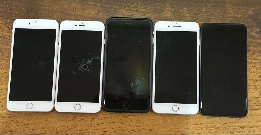 iPhones 4S to 6; iPod Touch; iPad mini and iPad 2 regular (Category: iPad) located in Paranaque City. Submitted by lovebrand (Listing ID 1062516523, Image 1). Description: FROM P3,000 and up Pls check the specs in one of the photos Remaining: IPhone 6 Plus, 6S Plus, 7plus, 10 XS Max iPad 1 mini Black 64gb; iPad mini 2 — available iPad 2 units -> SOLD!!! IPod Touch -> SOLD!!! IPhone 6 -> SOLD!!! IPad 1 mini, silver -> SOLD!!! iPhone 5s -> SOLD 3GS