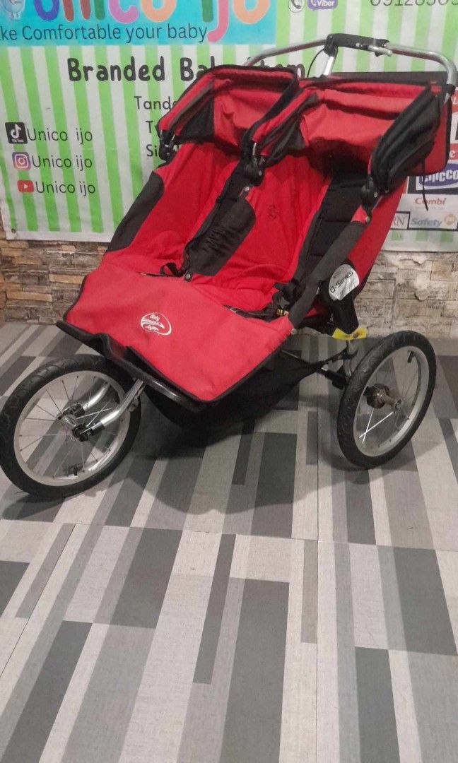 Jogger twin stroller (Category: Strollers) located in Caloocan City. Submitted by Unicoijo02 (Listing ID 1359119644, Image 1). Description: jogger twin steoller. sa mga mahilig mg jogging Dyan at laging kasama si baby baka eto na hanap nyong s stroller. open for pick up or shipping. loc. North caloocan.