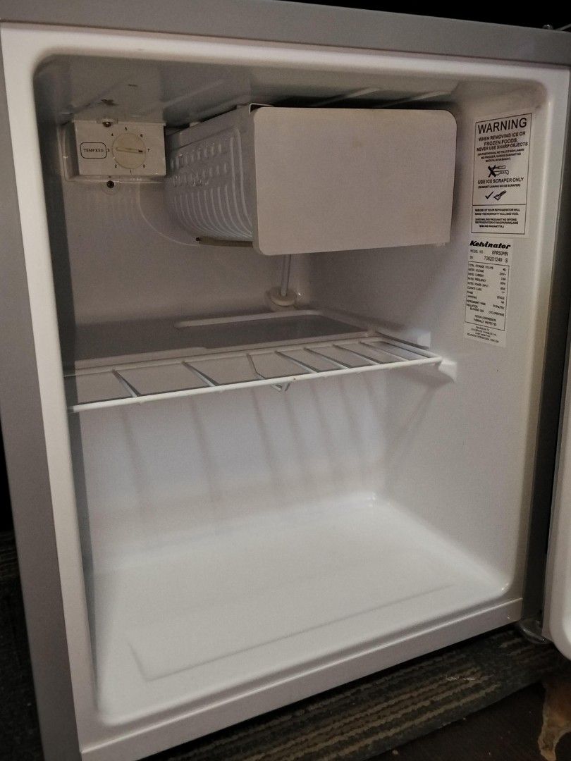 KELVINATOR REFRIGERATOR (Category: Refrigerators and Freezers) located in Pasay City. Submitted by wildfish.95b36c (Listing ID 1359116362, Image 3). Description: KELVINATOR REFRIGERATOR • Personal Ref DM for more info 📍Villaruel St. Pasay City.