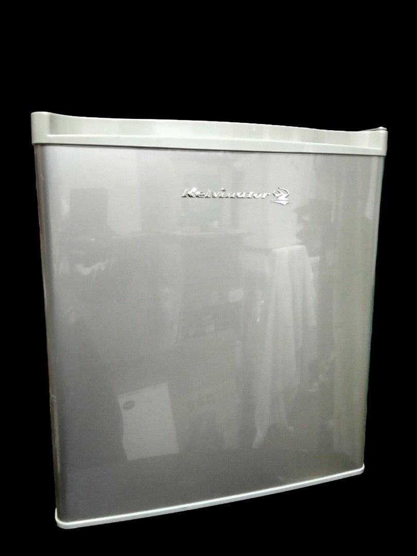 KELVINATOR REFRIGERATOR (Category: Refrigerators and Freezers) located in Pasay City. Submitted by wildfish.95b36c (Listing ID 1359116362, Image 2). Description: KELVINATOR REFRIGERATOR • Personal Ref DM for more info 📍Villaruel St. Pasay City.