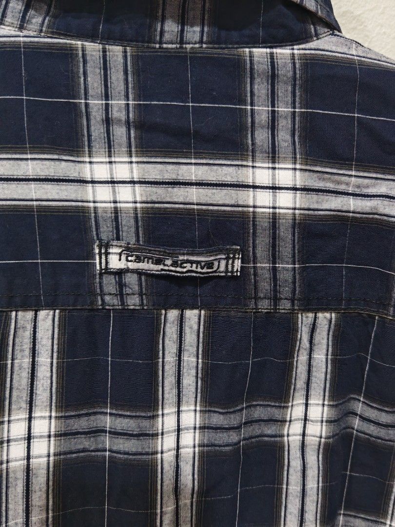 kemeja camel active (Category: Formal Shirts) located in Klang. Submitted by yadimahdi (Listing ID 1358947978, Image 3). Description: pit 24.5 - pemakai XL pun bole pakai labuh 28 cod /postage.