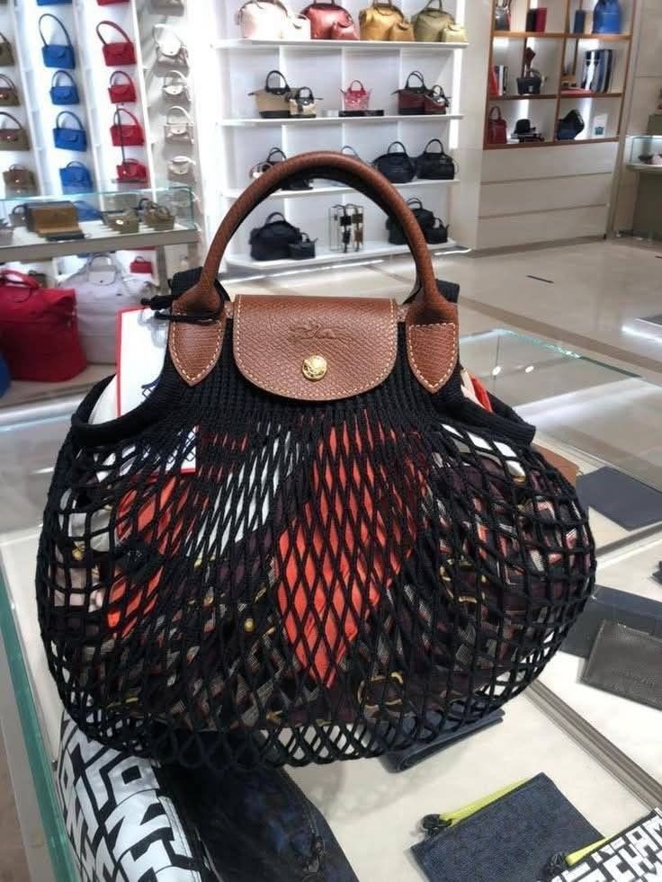 Longchamp Le Pliage Mesh Shoulder Bag (Category: Luxury Bags & Wallets) located in Siniloan. Submitted by easyaonlinestore (Listing ID 1358949980, Image 2). Description: Longchamp Le Pliage Mesh Shoulder Bag Large | Black 6750.00php + SF ✔️with paperbag 💯 Brand new 💯 Original 🇯🇵 Sourced from Japan.