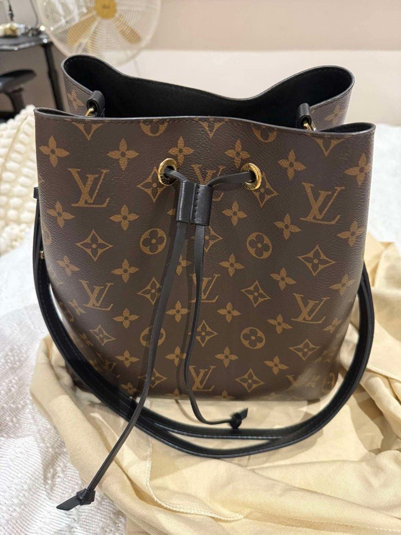 ORIGINAL LV NEONOE BAG (Category: Luxury Bags & Wallets) located in Quezon City. Submitted by isabellouis (Listing ID 1358938022, Image 2). Description: .