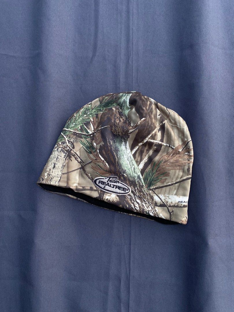Realtree OSFM Reversible (Category: Caps & Hats) located in General Trias. Submitted by tuffstuff13 (Listing ID 1358948803, Image 1). Description: -One Size Fits Most -Like new -No issue -100% authentic -Signatures tag -Already washed and ready to wear.
