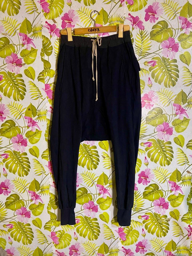 Rick owens DRKSHDW Prisoner pants (Category: Joggers) located in Cabuyao City. Submitted by chukz_x (Listing ID 1359056667, Image 3). Description: ‼️ DRKSHDW PRISONER PANTS ‼️ Size XS 30-34 width 41 length Excellent condition MESSAGE ME 📥 📍Cabuyao Laguna location ‼️color may vary due to lighting‼️ .