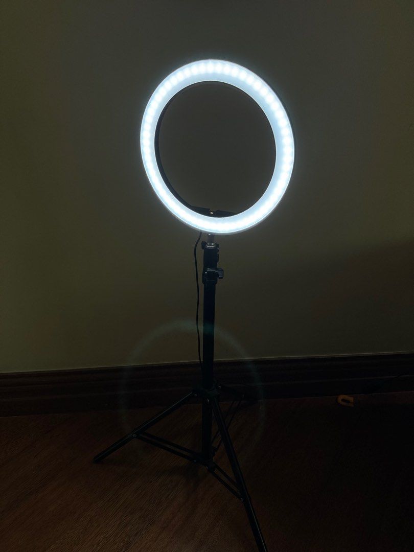 Ring Light (Category: Vision Care) located in Cebu City. Submitted by vanessachiongs (Listing ID 1358931683, Image 3). Description: .