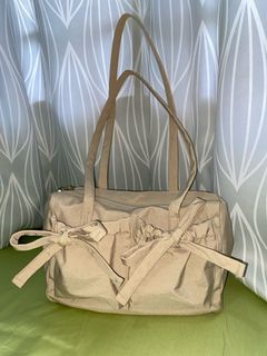 (Category: ) located in . Submitted by thriftwithyen (Listing ID 1358977771, Image 1). Description: .