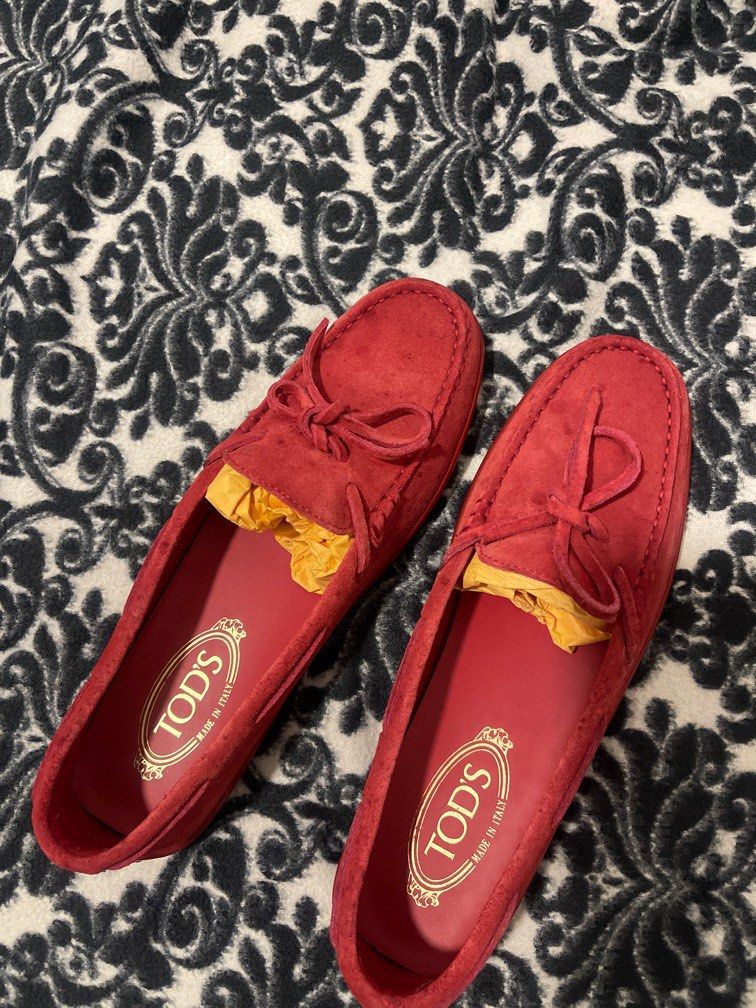 Tods Loafers (Category: Loafers) located in Kuala Lumpur. Submitted by plovebyshien (Listing ID 1359093020, Image 1). Description: authentic made in italy saiz 40 wms ( mens if fit) no box!! no dust bag!! seriuos buyer!! .
