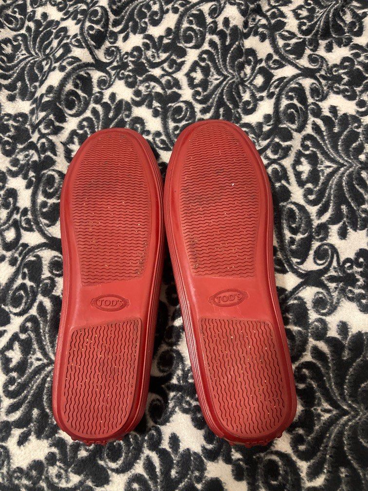 Tods Loafers (Category: Loafers) located in Kuala Lumpur. Submitted by plovebyshien (Listing ID 1359093020, Image 3). Description: authentic made in italy saiz 40 wms ( mens if fit) no box!! no dust bag!! seriuos buyer!! .