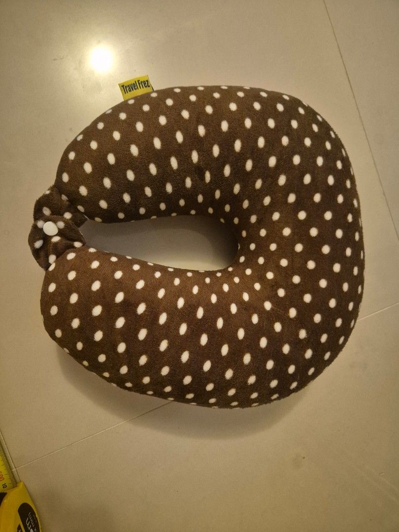 Travel Neck Pillow (Category: Others) located in Perth. Submitted by pawpals (Listing ID 1359029141, Image 1). Description: Selling as seen in the pictures. Never used. Cover is not removable for wash. Cash on pick up. No silver coins please. No holds, so please message when ready to pick item up on the day. All communications via Carousell. Please see the pictures provided on the item and read the descriptions in full. I am just a private seller