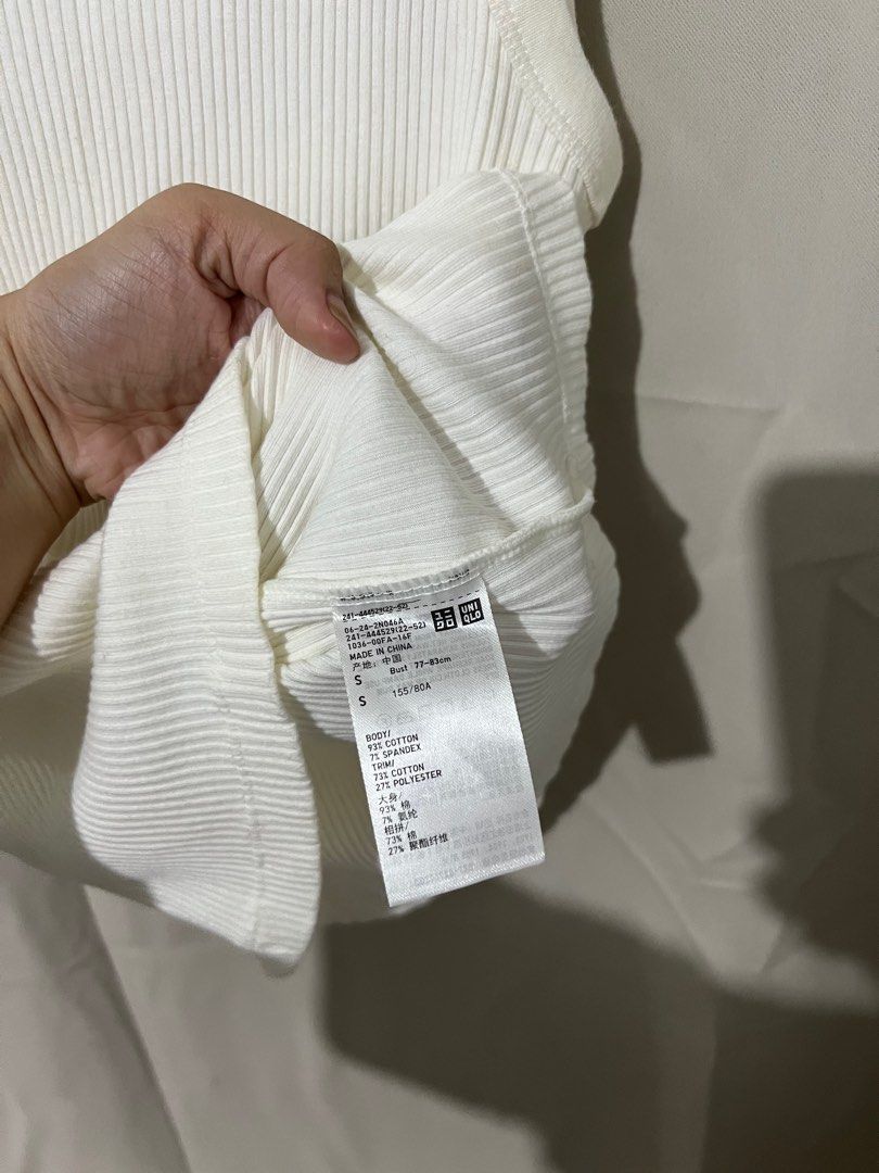 Uniqlo Sando (Category: Sleeveless) located in Quezon City. Submitted by jayb_ (Listing ID 1358932439, Image 2). Description: .
