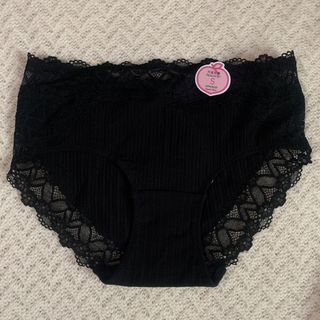 (Category: ) located in . Submitted by pepperycat (Listing ID 1359239596, Image 1). Description: .