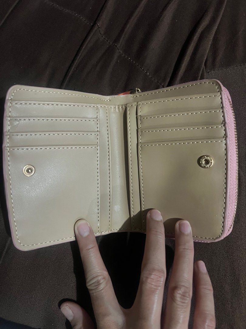 Anne Klein Short Wallet (Category: Luxury Bags & Wallets) located in Oroquieta. Submitted by dianne_espenosa (Listing ID 1359251877, Image 2). Description: .
