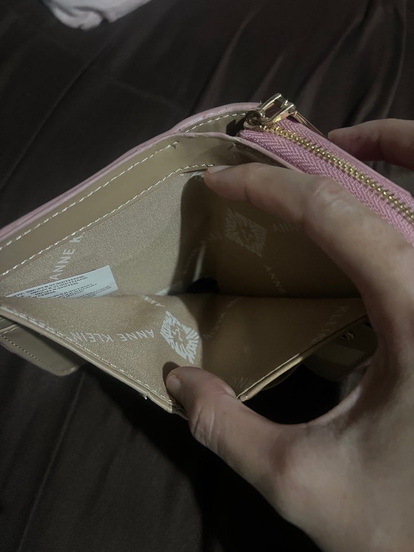 Anne Klein Short Wallet (Category: Luxury Bags & Wallets) located in Oroquieta. Submitted by dianne_espenosa (Listing ID 1359251877, Image 3). Description: .