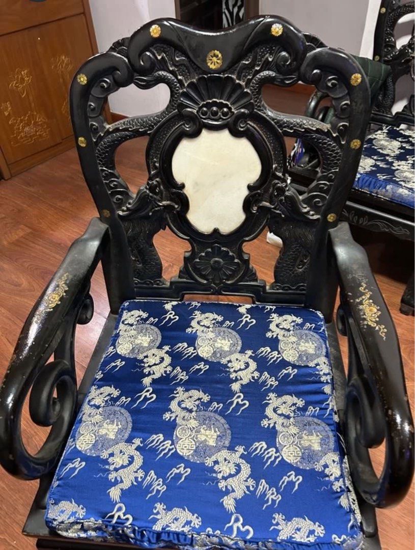 Antique marble sofa (Category: Sofas) located in Singapore. Submitted by seethabab95360 (Listing ID 1359166321, Image 3). Description: Hi Selling it @ $180 Comes with blue and red cushion cover .