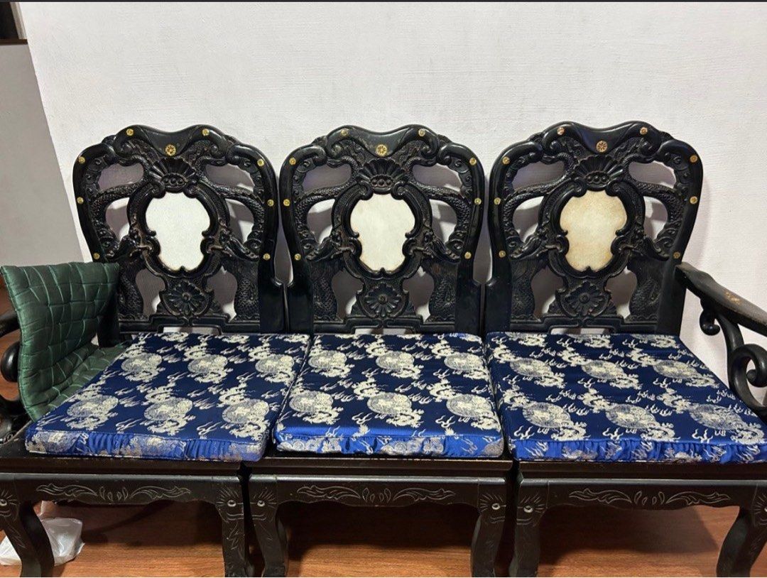 Antique marble sofa (Category: Sofas) located in Singapore. Submitted by seethabab95360 (Listing ID 1359166321, Image 1). Description: Hi Selling it @ $180 Comes with blue and red cushion cover .