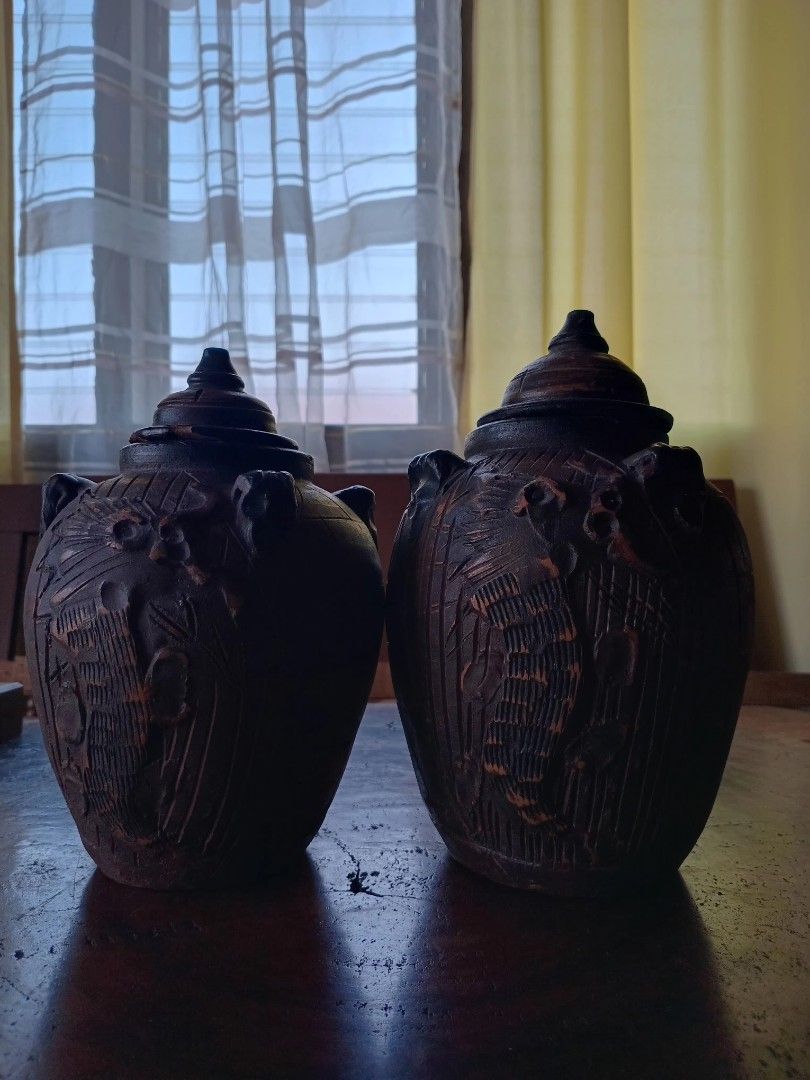 Antique terracotta jars (Category: Vases & Decorative Bowls) located in San Fernando. Submitted by josephtanjuaquio (Listing ID 1359150910, Image 1). Description: Antique terracotta jars from the Tang Dynasty (618-907 AD) in China. They possibly functioned as storage are decorative items, featuring dragon motifs. DM/PM for interested God Blessed Y'all.🙏😊.
