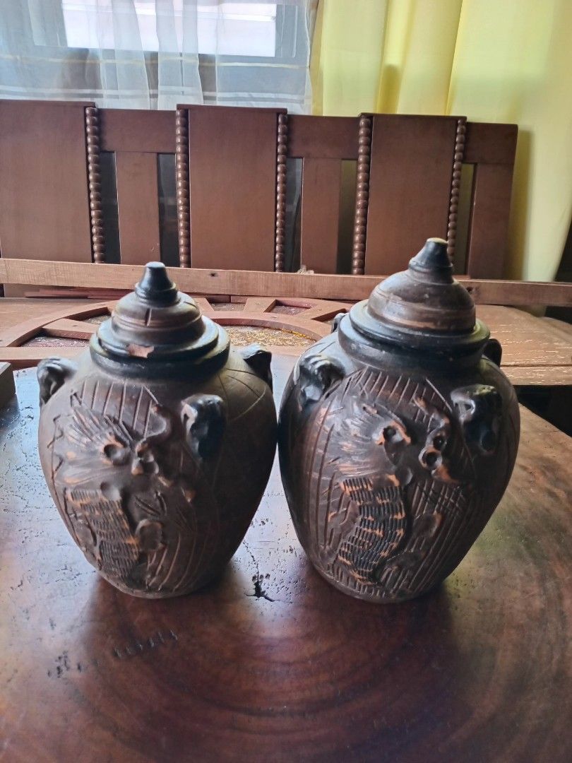 Antique terracotta jars (Category: Vases & Decorative Bowls) located in San Fernando. Submitted by josephtanjuaquio (Listing ID 1359150910, Image 2). Description: Antique terracotta jars from the Tang Dynasty (618-907 AD) in China. They possibly functioned as storage are decorative items, featuring dragon motifs. DM/PM for interested God Blessed Y'all.🙏😊.