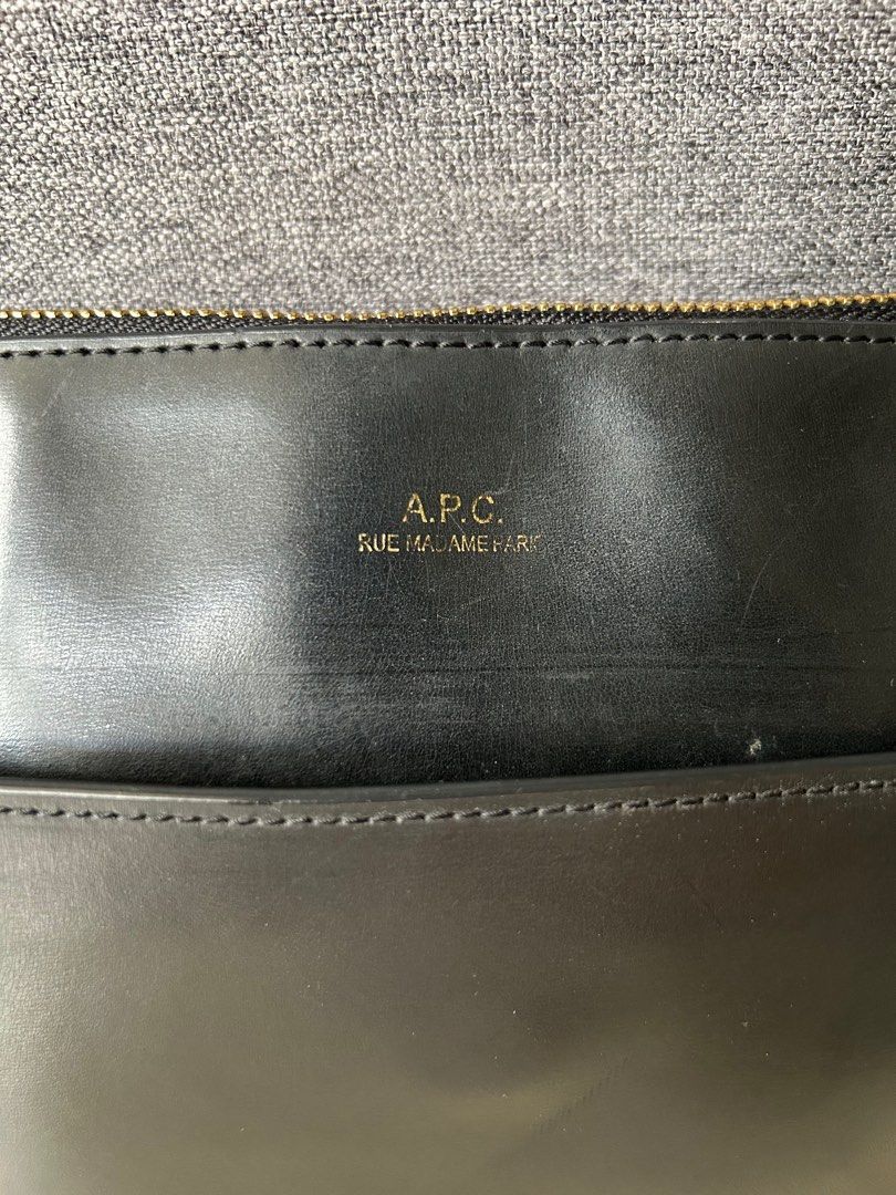 APC Ella chain shoulder bag in black (Category: Luxury Bags & Wallets) located in Quezon City. Submitted by vmr.closet.cleanup (Listing ID 1359134769, Image 2). Description: Authentic Ella chain shoulder bag in black. Light gold hardware, slightly tarnished. Shows tolerable signs of use Has some scratches, typical of smooth leather bags. Classy, old money vibe. Gash or bank stransfer. Add shipping.