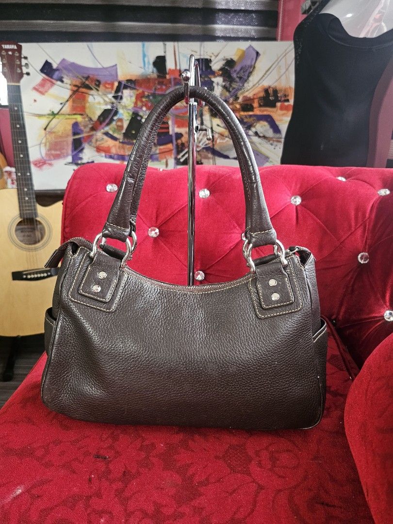 Auth MCM vintage shoulder bag (Category: Luxury Bags & Wallets) located in Las Pinas. Submitted by liezel49 (Listing ID 1359295748, Image 2). Description: good condition..no flaws see pics posted.
