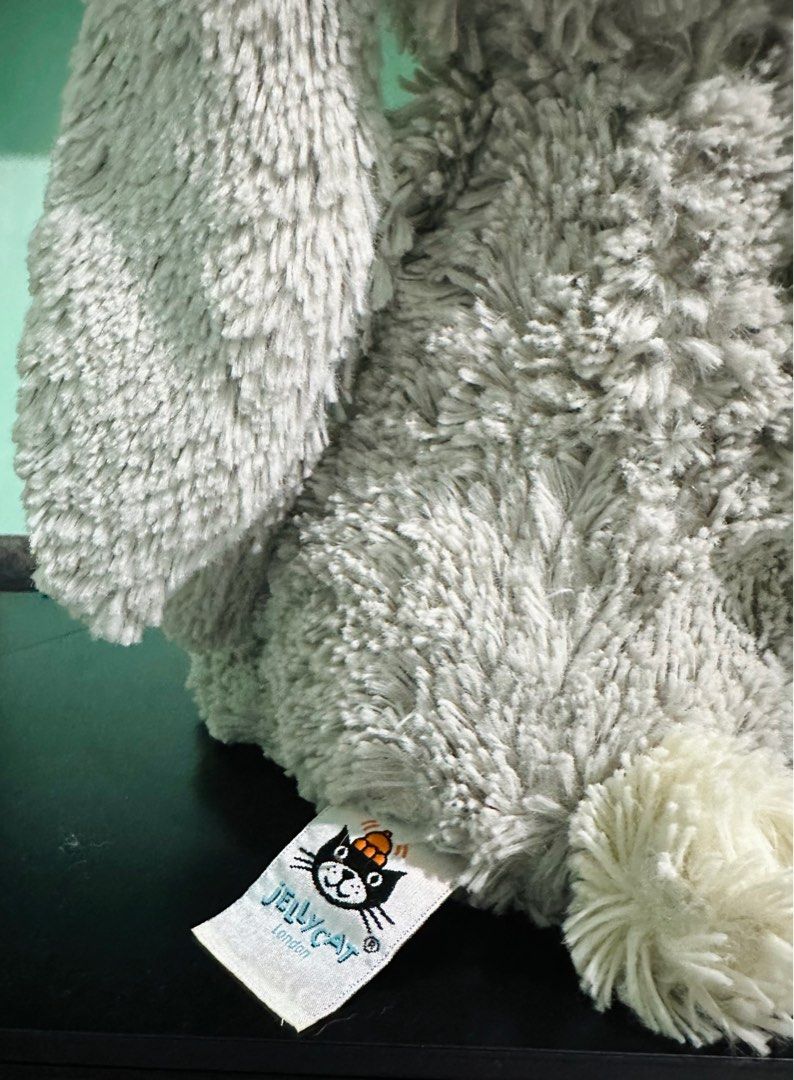 Authentic Jellycat London Medim Bashful Silver Bunny (Category: Plushies & Soft Toys) located in Marikina City. Submitted by cadencelane (Listing ID 1359281917, Image 3). Description: Authentic ACTUAL PHOTOS ARE POSTED ‼️ Dimensions H31 x 12cm Washed and sanitized already Shipping available nationwide .