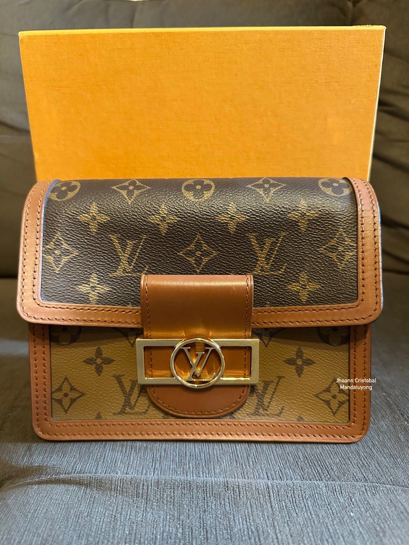 Authentic LV Dauphine Mini (Category: Luxury Bags & Wallets) located in Manila. Submitted by elle_scent (Listing ID 1359220643, Image 2). Description: Authentic Guaranteed Actual photos are posted please check details Complete inclusion -Dust Bag -Box -Receipt Location Mandaluyong MEET UP ONLY to personally check the bag Address: 561 San Joaquin St Plainview Mandaluyong City (Waze or Google Map) Contact No: 09175793662 Ms. April .