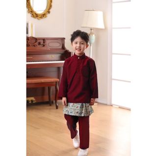 (Category: ) located in . Submitted by shoppingismycardi0 (Listing ID 1359261503, Image 1). Description: .