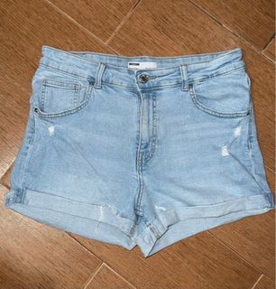 (Category: ) located in . Submitted by romarkablefinds (Listing ID 1359252214, Image 1). Description: .