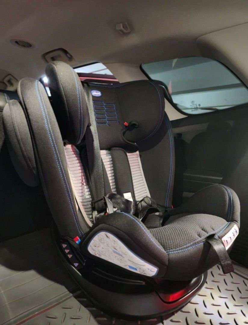 Chicco Unico Plus, Black Car Seat (Category: Car Seats) located in Pasig City. Submitted by pepperoo (Listing ID 1359199922, Image 2). Description: Bought at 16,999.00 from Kids Company RFS: My son doesn't like to sit on a carseat :(.