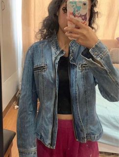 (Category: ) located in . Submitted by iris_22 (Listing ID 1359234767, Image 1). Description: .
