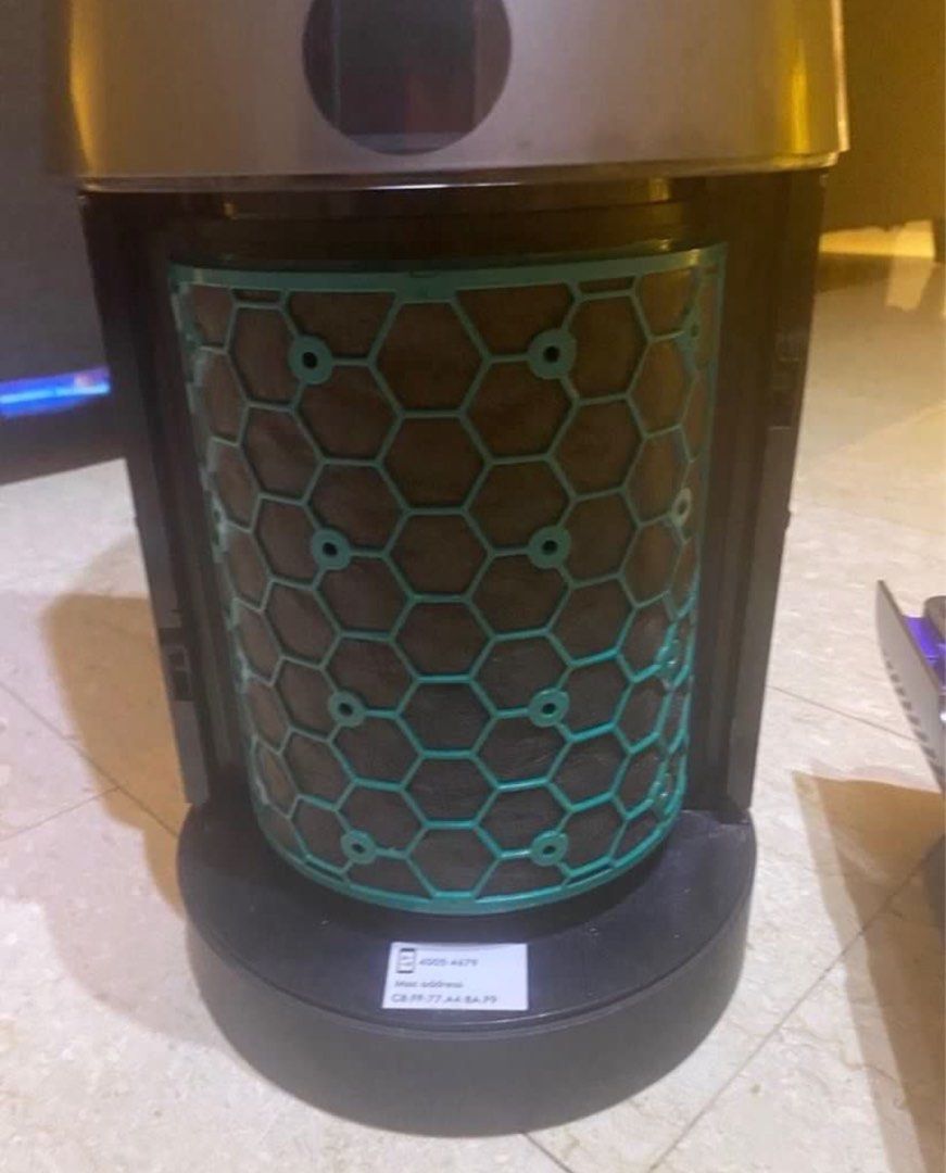 Dyson Air Purifier (TP04) (Category: Fans) located in Singapore. Submitted by shiro0yuki (Listing ID 1359281726, Image 2). Description: Didn’t use for quite sometime and kept aside, hence need to clean up before use. The filter need to be replace.