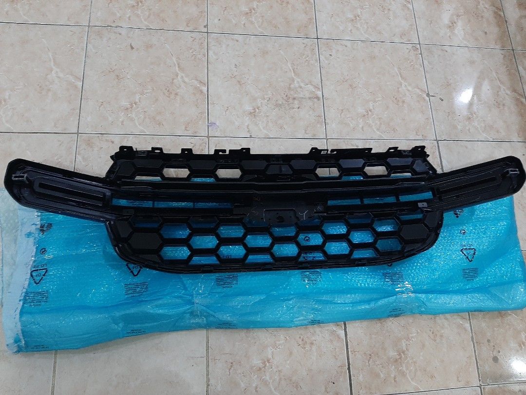 Ford Ranger Front Grill Original Stock (Category: Other Automotive Parts and Accessories) located in Pasig City. Submitted by yramguill (Listing ID 1359147470, Image 3). Description: Ford Ranger Wildtrak Front Grill with visors. Never used change after 2 days of purchased..