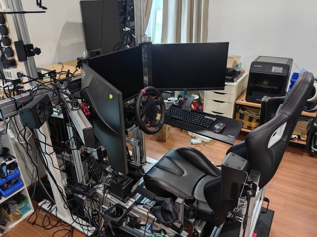[Full Set] Sim Racing Cockpit, Wheelbase, PC, triple monitors and other ...