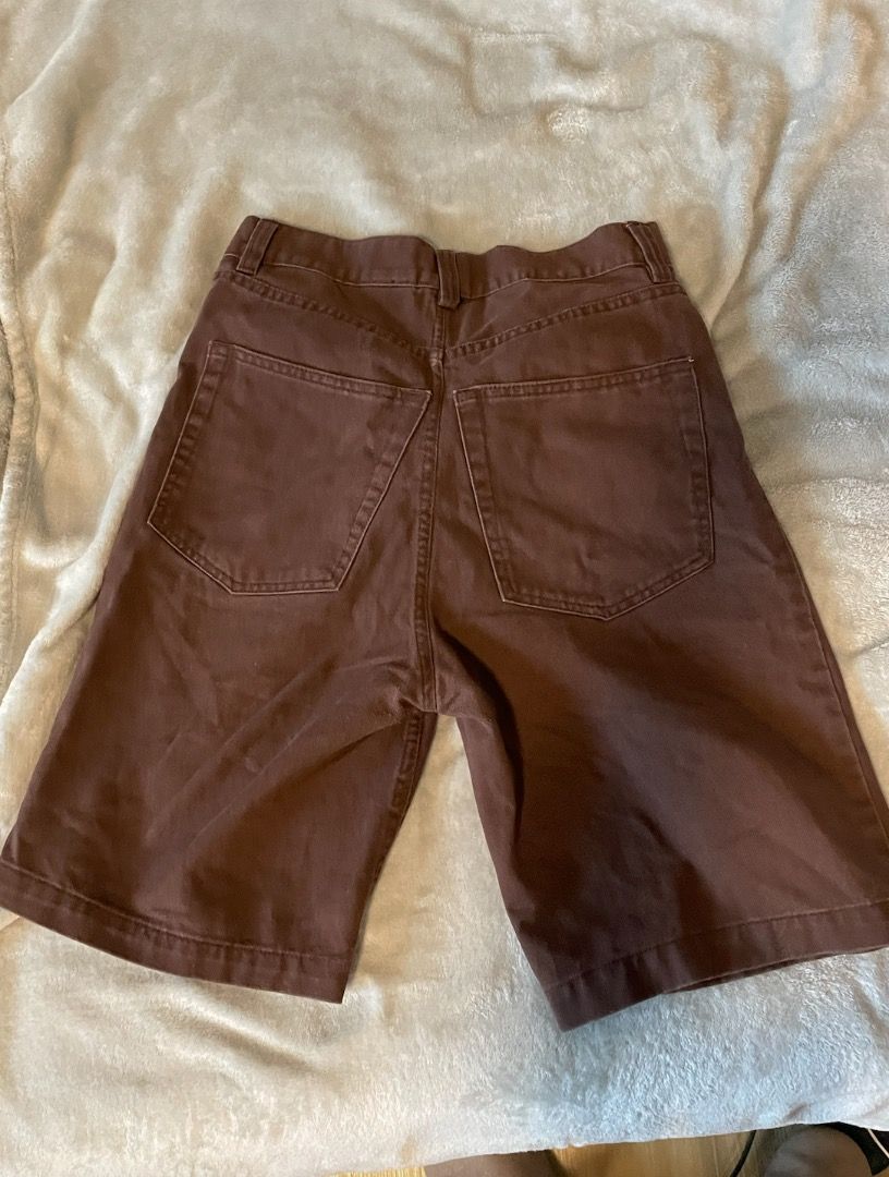 H&M Brown Jorts (Category: Shorts) located in Talisay. Submitted by thedanielandre (Listing ID 1359144599, Image 2). Description: EUR/US 32.