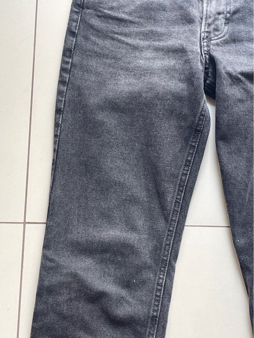 H&M dark grey denim jeans (Category: Jeans) located in Quezon City. Submitted by blueeeming (Listing ID 1359197090, Image 2). Description: Orig price 1599 RFS- impulsive buy.