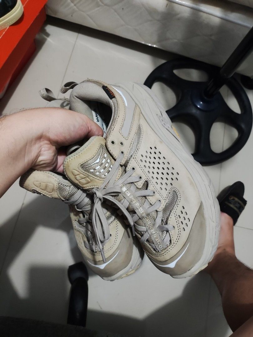 Hoka tor size 9 mens (Category: Sneakers) located in Las Pinas. Submitted by bujetbujit (Listing ID 1359221724, Image 2). Description: hoka tor size 42 on tag Las pinas location Can do lalamove j&t or lbc.