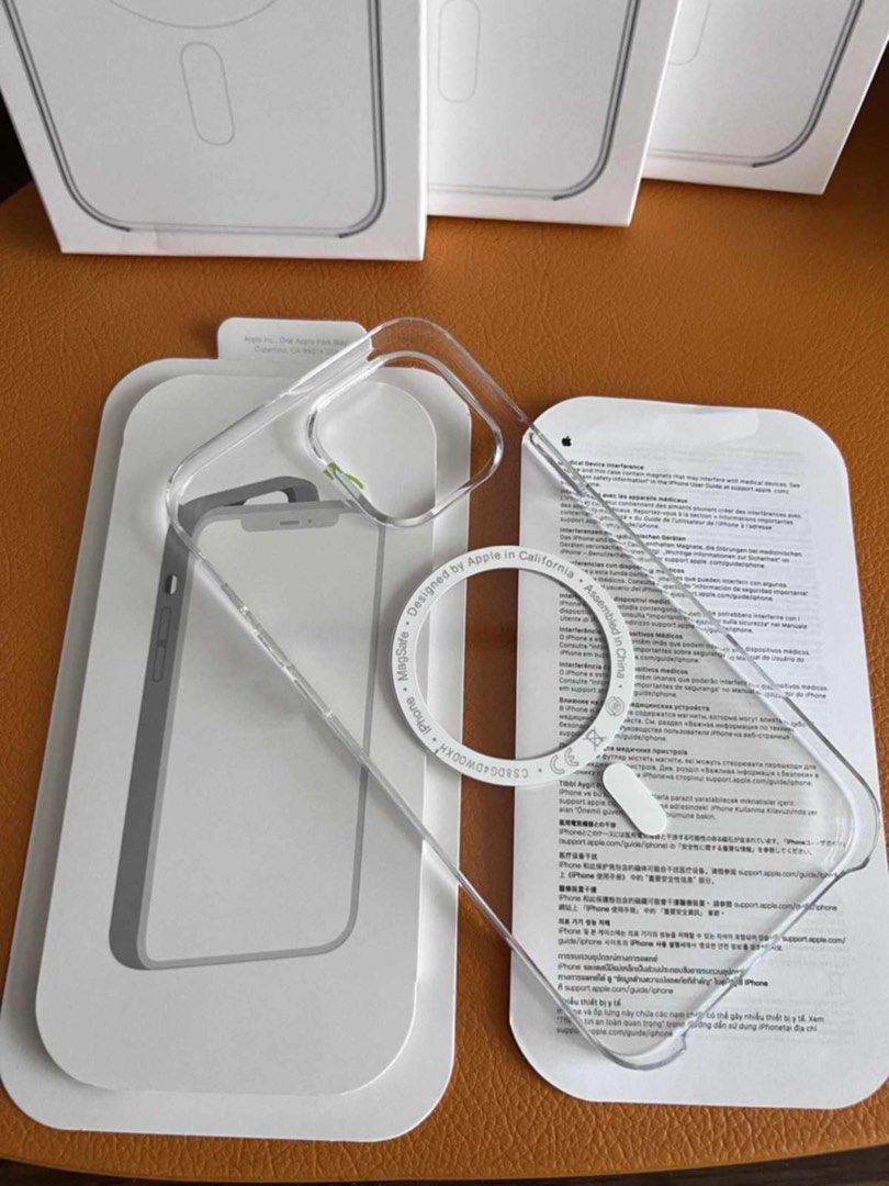 iPhone 13 Pro Max Magsafe Clear Case [NON YELLOWING] (Category: Cases & Covers) located in Manila. Submitted by ceeyashop (Listing ID 1359304159, Image 1). Description: Pm me, Available on hand Lalamove,Grab,J&T COD will do!.
