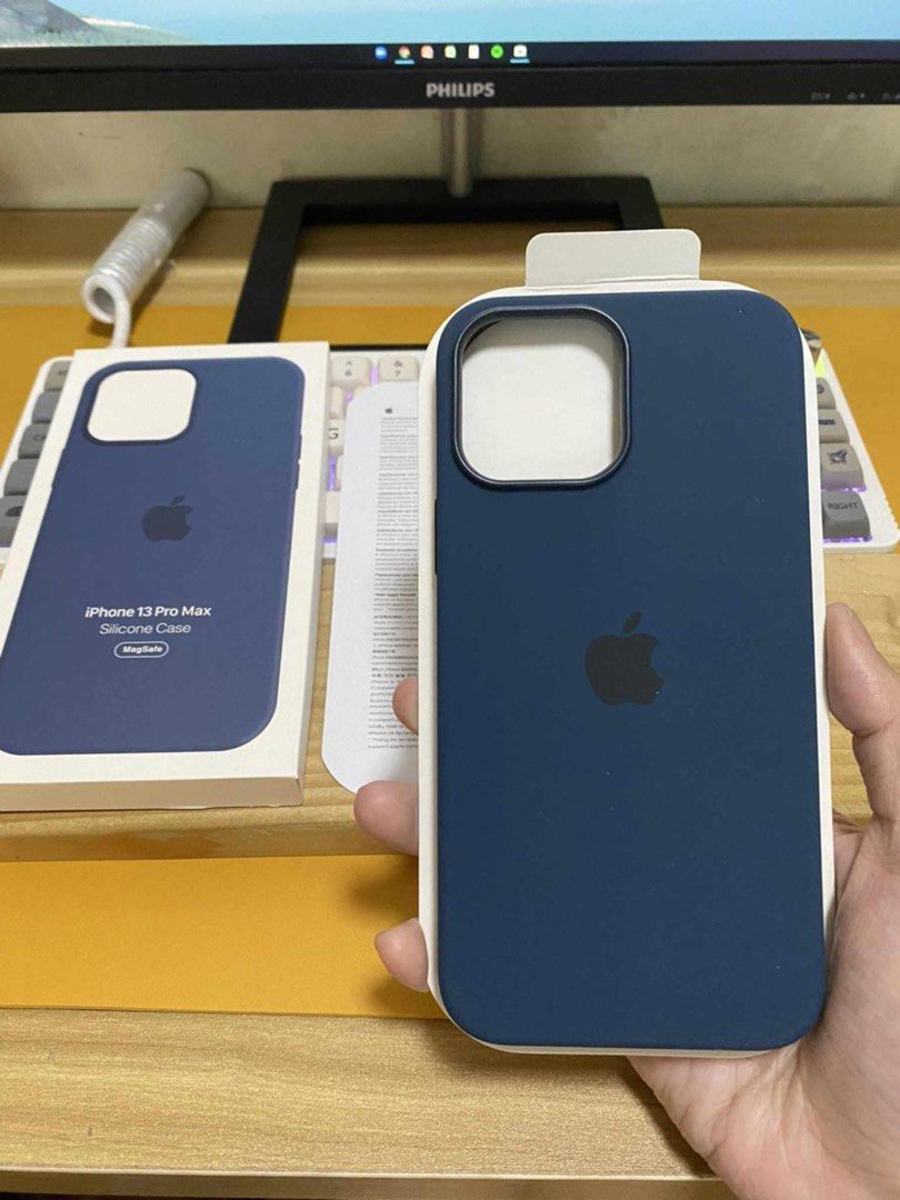 iPhone 13 Pro Max Magsafe Silicone Case (Category: Cases & Sleeves) located in Manila. Submitted by ceeyashop (Listing ID 1359213497, Image 1). Description: Pm me, Available on hand [ Other colors are also available ] Lalamove,Grab,J&T COD will do!.