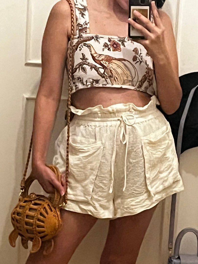 Linen cotton Highwaisted shorts (Category: Shorts) located in Manila. Submitted by phatmom (Listing ID 1359108151, Image 2). Description: Authentic Shona Joy shorts Cute summer beach gartered waist shorts Oatmeal color monochrome Used once Not zara .