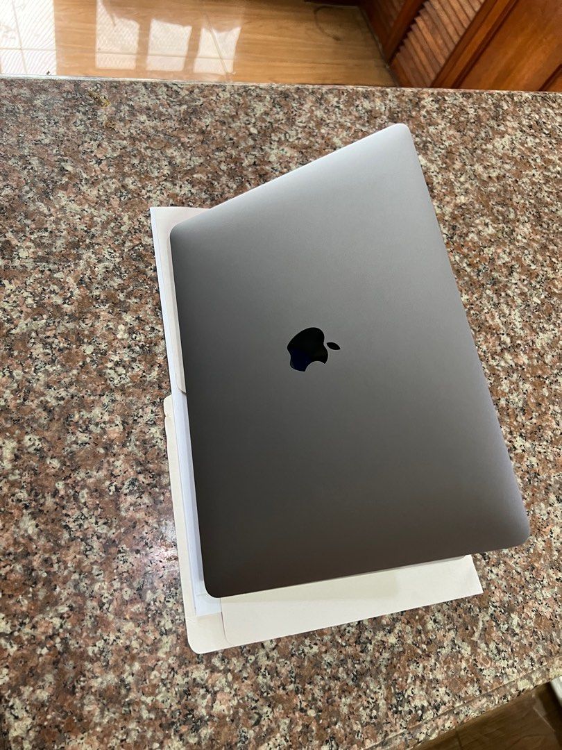 Macbook air retina 2020 (Category: Laptops & Notebooks) located in Quezon City. Submitted by tyler8. (Listing ID 1359204258, Image 3). Description: Macbook air retina 2020 - 22,000 Check all u want upon meetup Low cycle count Barely used Unit comes with charger,bag,protective case. Pickup location: Marikina Meetup location: Around Marikina, Cubao, Eastwood & lrt 2 stations. .