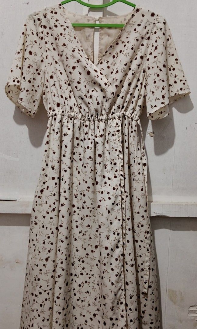 Majestic Legon Dress (Category: Dresses) located in General Trias. Submitted by mhay006 (Listing ID 1359225627, Image 2). Description: .