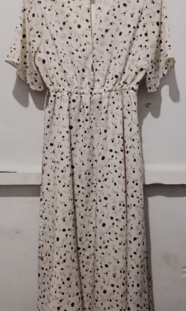 Majestic Legon Dress (Category: Dresses) located in General Trias. Submitted by mhay006 (Listing ID 1359225627, Image 3). Description: .